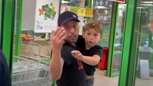 HARD PLAY РЕАКЦИЯ НА БУХИЕ ПОКУПАТЕЛИ УСТРОИЛИ ДРАКУ / ЗАБИЛИ СТРЕЛКУ У МАГАЗИНА. Пятерочка Часть 1