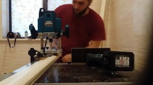 врезка скрытых петель с одной Фрезер Makita RP2300FC без кромочных