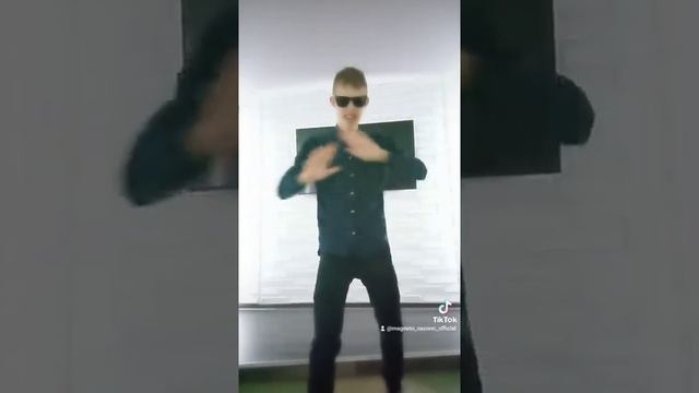 Девочка не плачь 😭 #тикток #tiktok #девочка #неплачь Он не стоит всех твоих слёз...