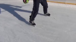 учимся играть в хоккей!!