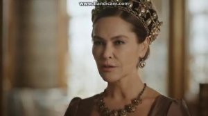 Кёсем говорит, что Сафие Султан пора покидать дворец.