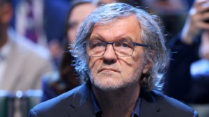 Кустурица назвал историческим матч между Россией и Сербией на фоне «изоляции от Европы»