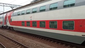 Двухэтажный поезд отправляется с Киевского вокзала. Москва---Брянск