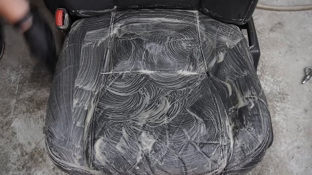 МИЛЛИОН ПРОБЕГА !!! Химчистка ОЧЕНЬ грязного кожаного салона автомобиля своими руками ! смотреть онлайн