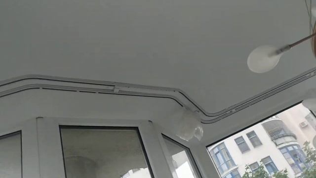 немного гнутый карниз