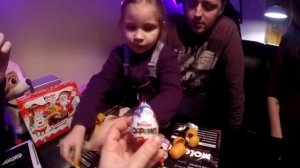 Алискина МИНИ распаковка киндеров сюрприз Новогодний Kinder's unpack