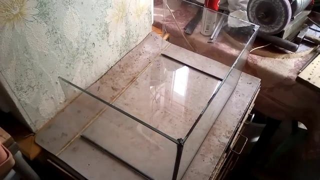 Ремонт боковой стенки аквариума
