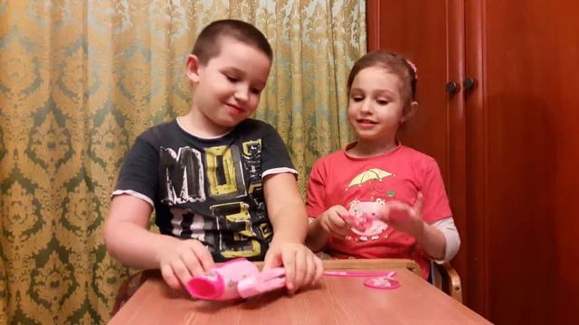 Открываем Набор Парикмахера - Makeup Set. Подстригаем киску! смотреть онлайн