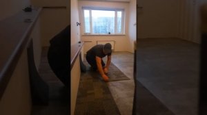 Укладка плиточного ковролина
