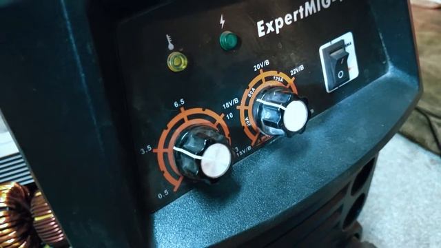 Сварочный полуавтомат Redbo ExpertMIG-175 изнутри. смотреть онлайн