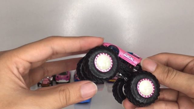 Hot Wheels - Monster Truck - Monster Vette Barbie смотреть онлайн