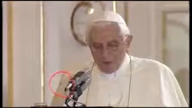 На папу римского в Праге напал паук, Новые Приколы, Шутки, Смешные ролики Юмор! Прикол! Смех смотреть онлайн