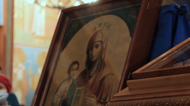 Молебен и Акафист Богородице пред Её иконой Троеручица 29,11,2020 смотреть онлайн