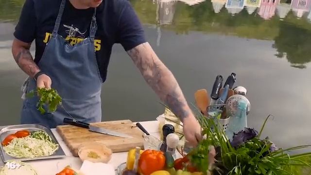 ? ШАУРМА с курицей I Рецепт домашней шаурмы на углях за 40 рублей от шеф-повара Виктора Белей