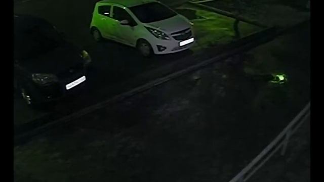 Пример видеозаписи с уличной камеры видеонаблюдения M502C парковка, ночь) смотреть онлайн