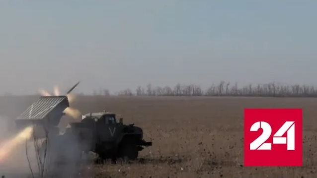 За сутки уничтожены почти 900 украинских военных - Россия 24 