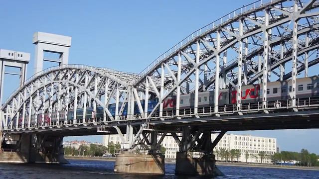 М62-1691 с поездом "Белые Ночи"/Финляндский ж/д мост (RZD)