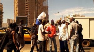 Вид из кафе в центре Дакара, Сенегал.