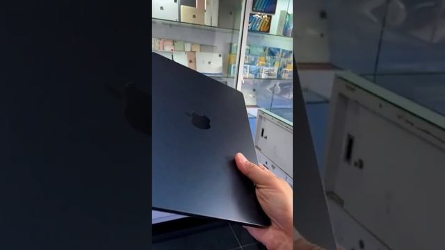 Macbook Air M2 Laptop 2022. 13.6", Liquid Retina Display, 8GB Ram, 512GB, Chip M2, Camera 1080p. ?? смотреть онлайн