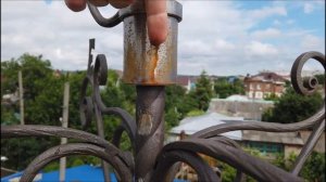 Установка Флюгера на крышу с поворотным механизмом.