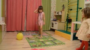 Элементы художественной гимнастики. Купальник с Эльзой.
