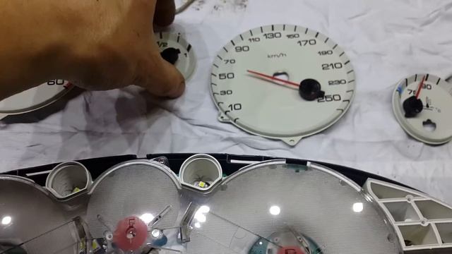 Пересвет прибороной панели Пежо 607. Осмотр. Часть 2. смотреть онлайн