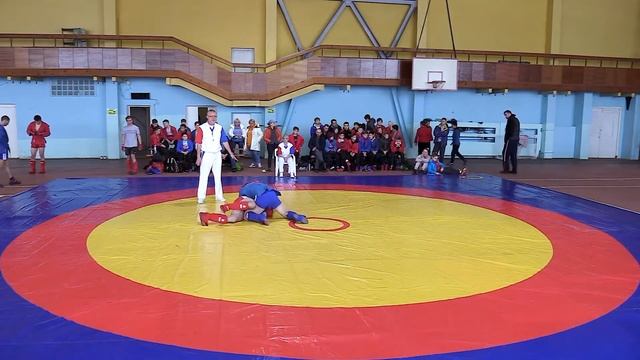 Боевое самбо. Мужчины. Турнир на призы МГФ. 90 кг. 1/2 Свинухов Е. - Магомедов С. смотреть онлайн