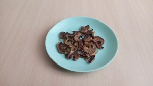 Пирог с грибами и сыром