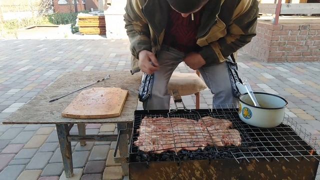 Кролик на мангале