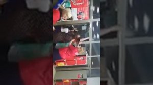 Задержание цыганок за кражу в магазине магнит, الغجر النساء سرقة, Գնչուները գողանում են, Цыганки