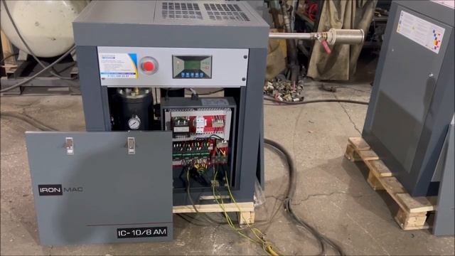 Винтовой компрессор IRONMAC 7,5 кВт. Обзор и запуск смотреть онлайн
