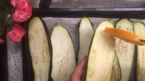 Баклажаны, фаршированные куриными желудками