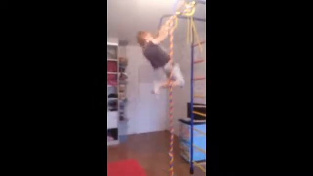 Я ПОДТЯГИВАЮСЬ 14 РАЗ! смотреть онлайн