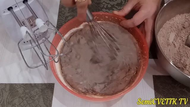 Шоколадный бисквит на кипятке - этот рецепт палочка-выручалочка для занятых хозяек!