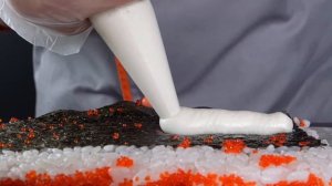 Зпечённый ролл с лососем от Суши шоп