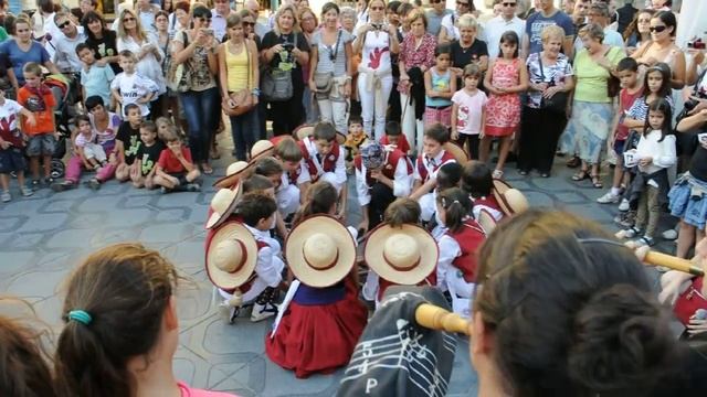 Испания «Танец с палками» смотреть онлайн