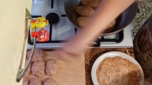 Сочные котлеты в сухарях. Лучше не придумаешь!