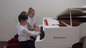 Г. Васильев "Калейдоскоп", У. Гиллок "Восточный базар".