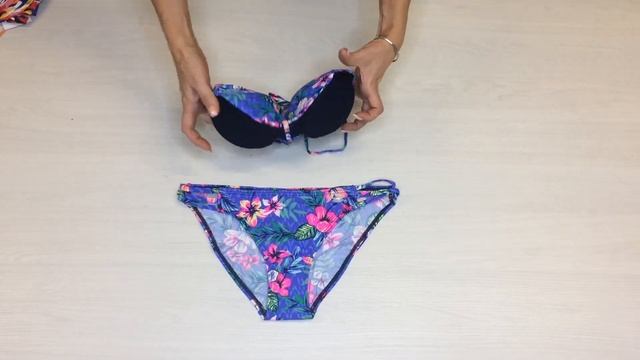 стж12. Купальники Сток смотреть онлайн