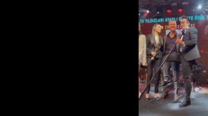 Ханде Эрчел. День рождения, награждение  и любимый Керем Бурсин.