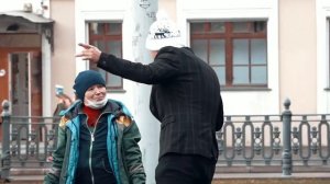 Эдвард Билл встретил жительницу Марий Эл  пранк от Эдварда дал 5000 тысяч рублей