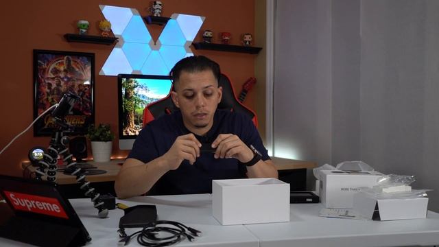 The FeelWorld F6 4K on Camera Monitor Bundle- Unboxing / Review смотреть онлайн