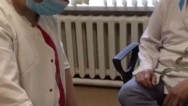 Вколола воду вместо "Спутника"
