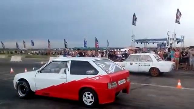 ВАЗ 2109 (?) vs ВАЗ 2109 (?) смотреть онлайн