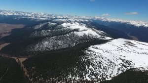 Весна в Алтайских горах. Ретранслятор у Белого Бома. Перевал Ачик. Вид на Белуху, май 2022г.