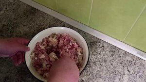 Рецепт новинка! Так котлеты вы еще точно не готовили. Котлеты обжаренные и тушенные в соусе.