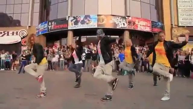 Флешмоб в Омске 12.08.2010 на примеру Step Up 3D смотреть онлайн