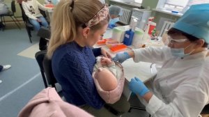 Первые УКОЛЫ и АНАЛИЗЫ в БОЛЬНИЦЕ. НИКОЛЬ и ДОМИНИКА бояться ВРАЧЕЙ. Крейзи лайф