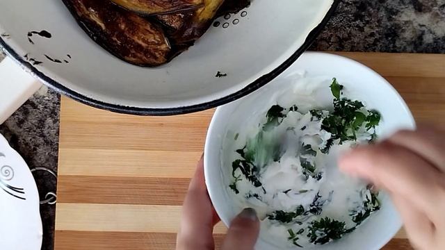 Закуска из баклажанов. Рулетики из баклажан с помидорами и майонезом смотреть онлайн