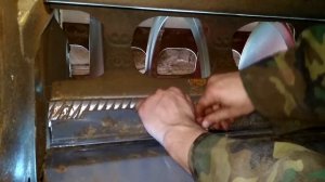 Ремонт комбайна, вылазка в молотилку. Установка гребенки на подбарабанье